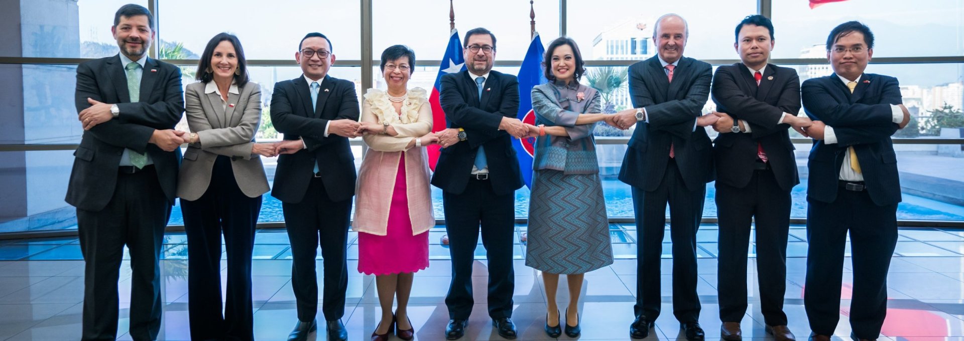 Ministro Pérez Mackenna y subsecretarios se reúnen con embajadores de ASEAN para profundizar relación estratégica