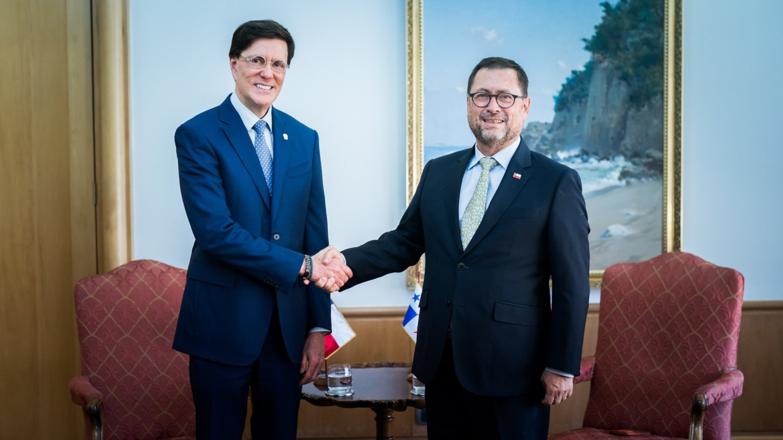 Ministro Pérez Mackenna se reúne con embajadores de Suecia, Panamá y Países Bajos