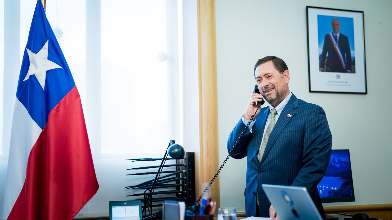 Canciller dialoga con su par de México y destaca históricos vínculos a 195 años de relaciones diplomáticas entre ambos países