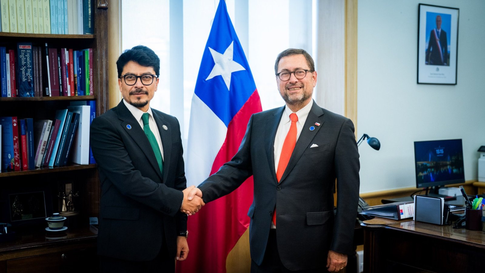 Canciller Pérez Mackenna sostiene reunión bilateral con su par boliviano