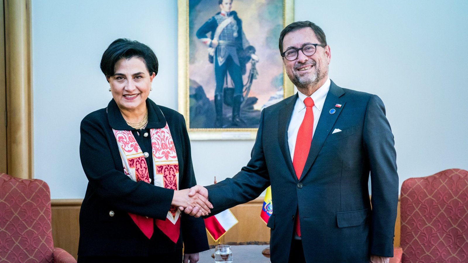 Ministro Pérez Mackenna sostiene reunión bilateral con canciller de Ecuador