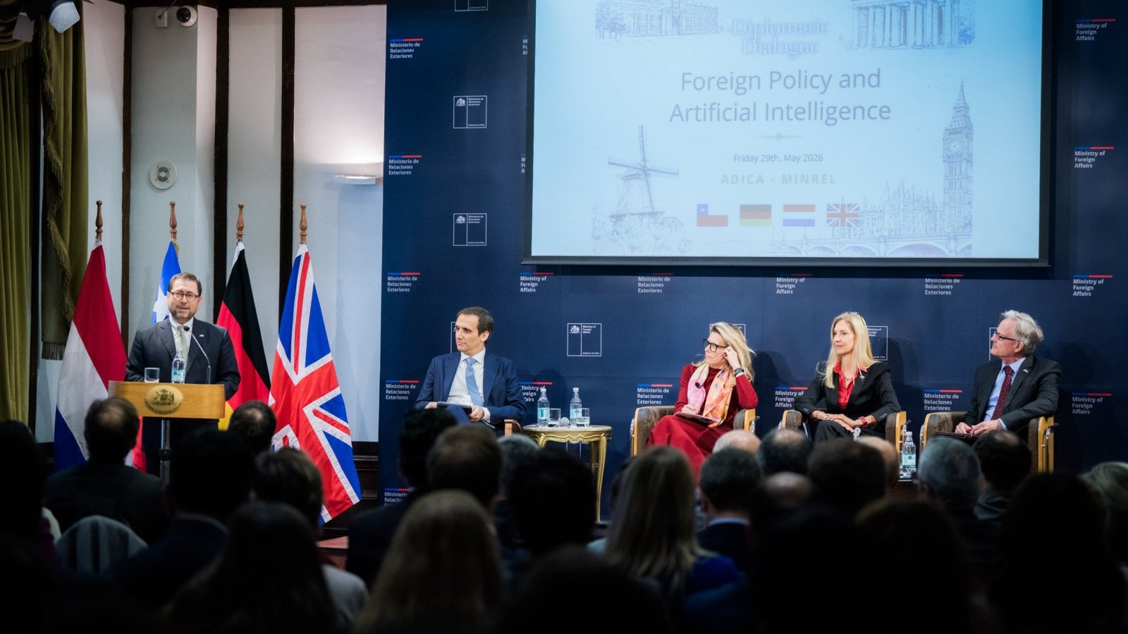 Ministro Pérez Mackenna inaugura seminario sobre diplomacia e inteligencia artificial y destaca oportunidades de la agenda tecnológica