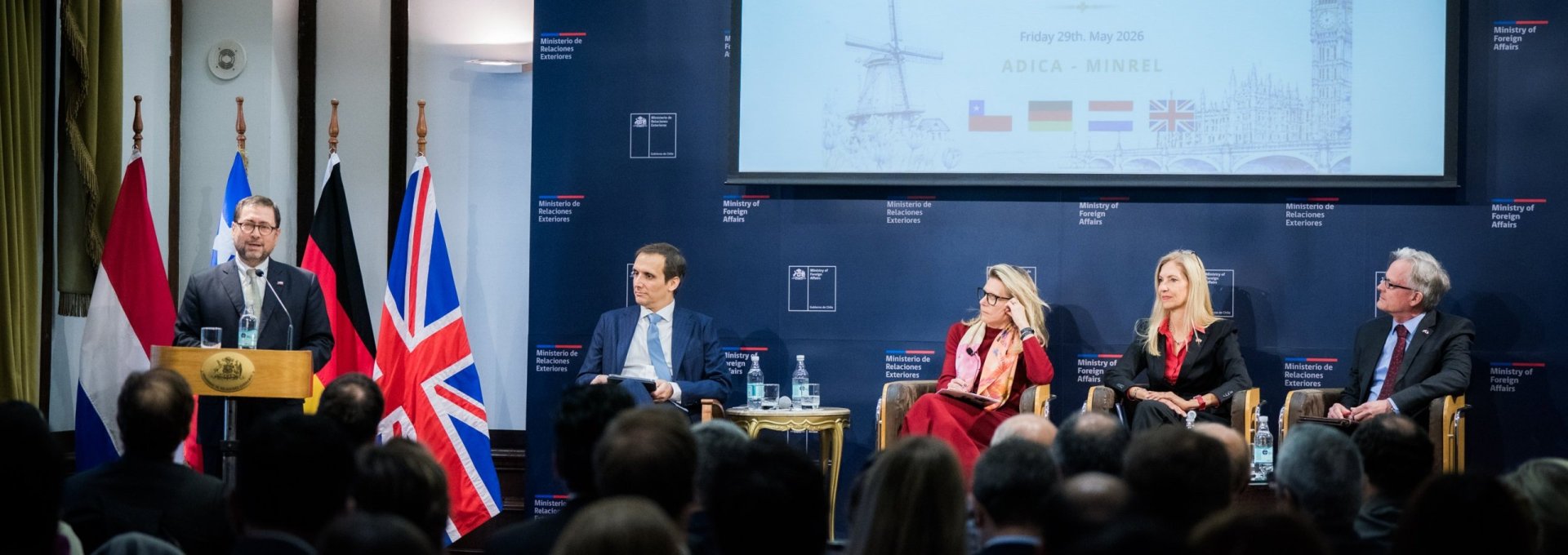 Ministro Pérez Mackenna inaugura seminario sobre diplomacia e inteligencia artificial y destaca oportunidades de la agenda tecnológica