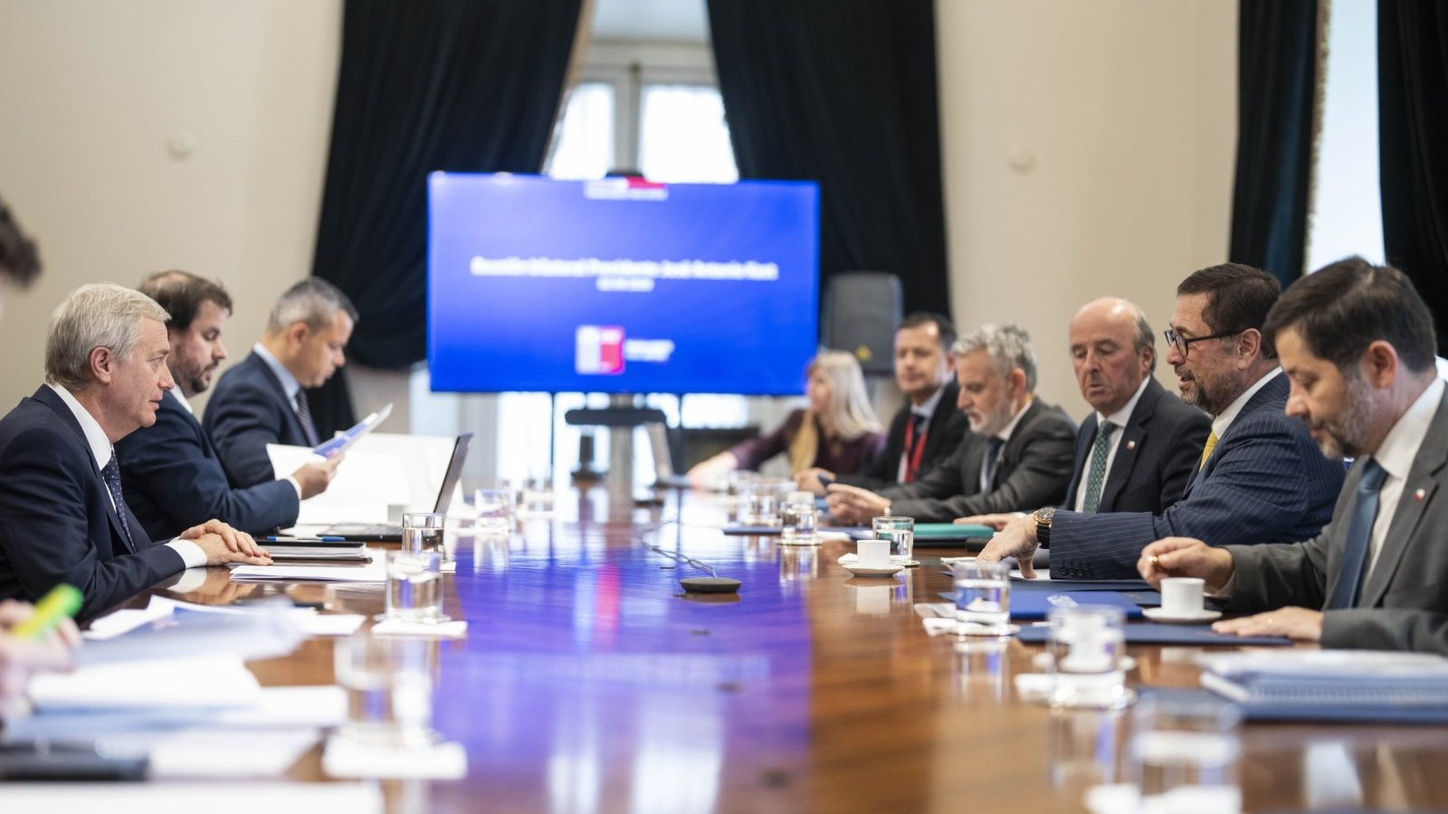 Ministro Pérez Mackenna revisa avances de la política exterior en reunión con el Presidente José Antonio Kast