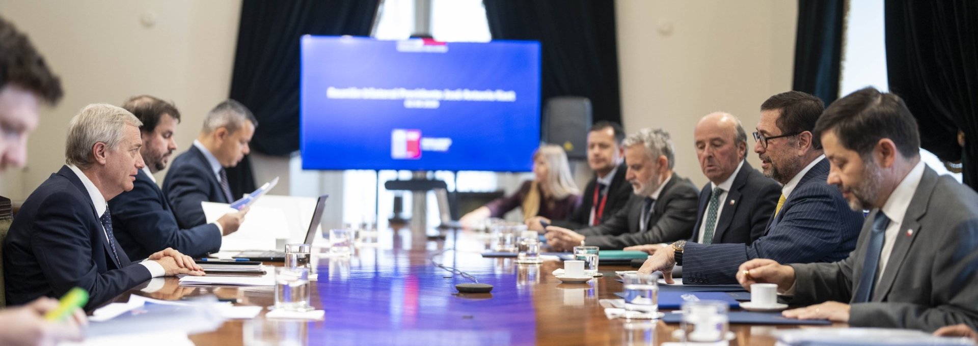 Ministro Pérez Mackenna revisa avances de la política exterior en reunión con el Presidente José Antonio Kast