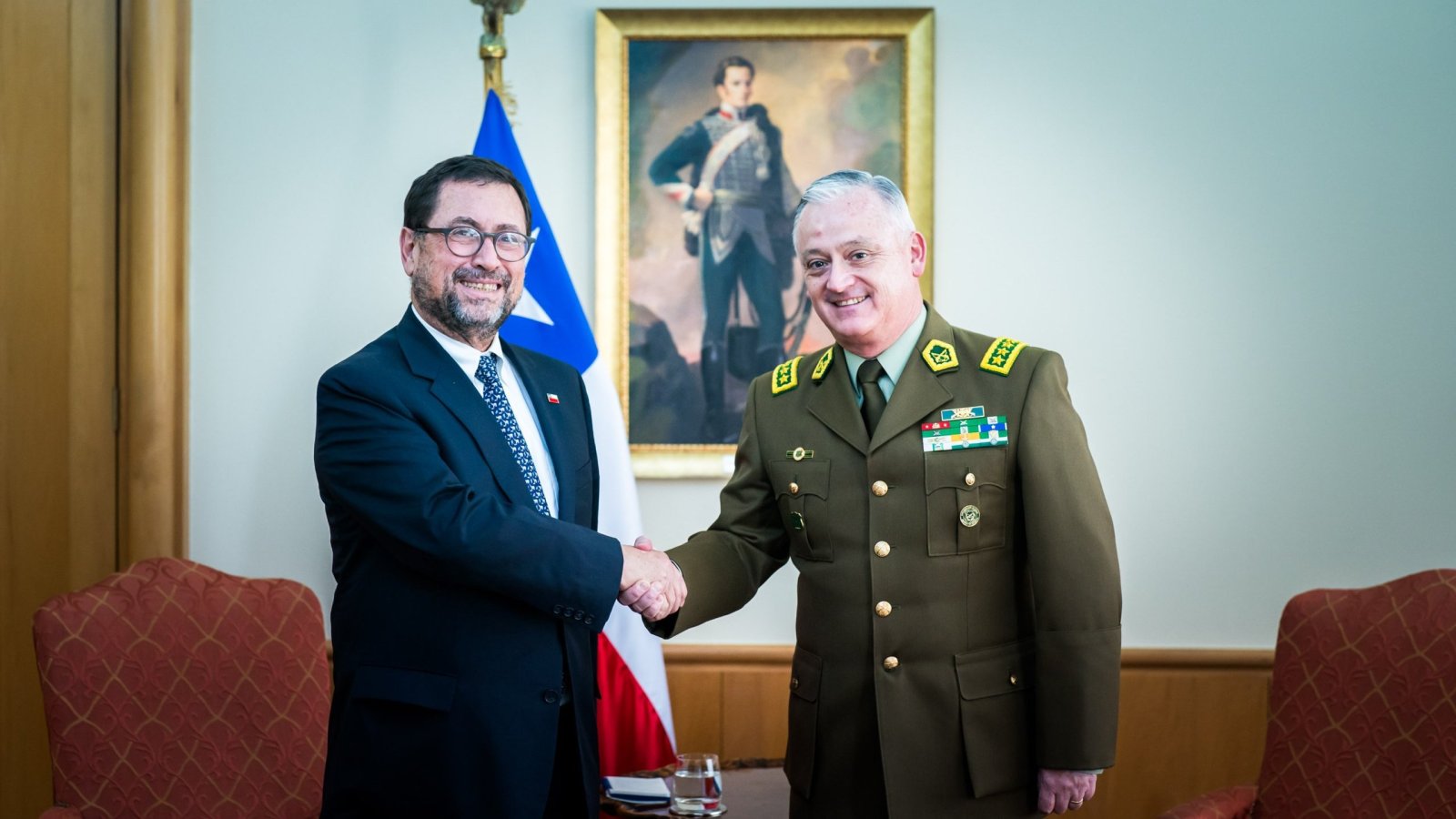 Canciller se reúne con el general director de Carabineros