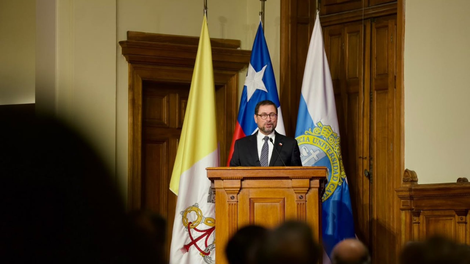 Ministro Pérez Mackenna expone principios de la política exterior y destaca estrategia para fortalecer la inserción de Chile en el mundo
