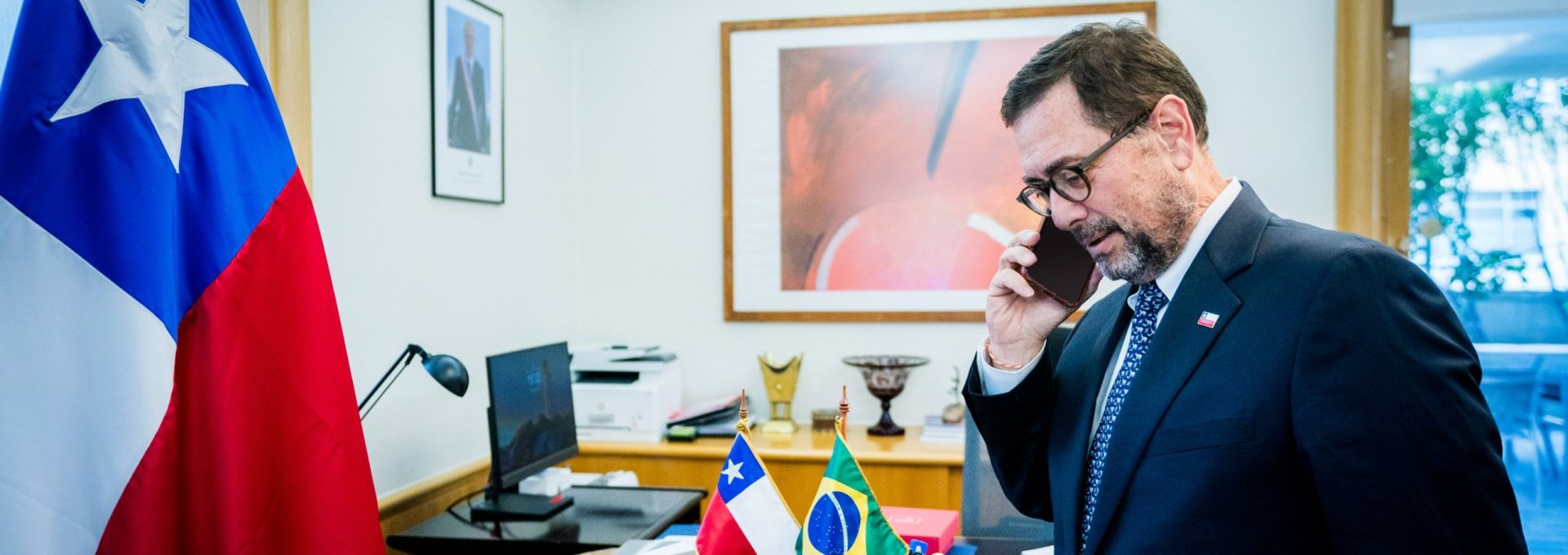 Canciller Pérez Mackenna sostiene llamada con su par de Brasil para fortalecer agenda bilateral