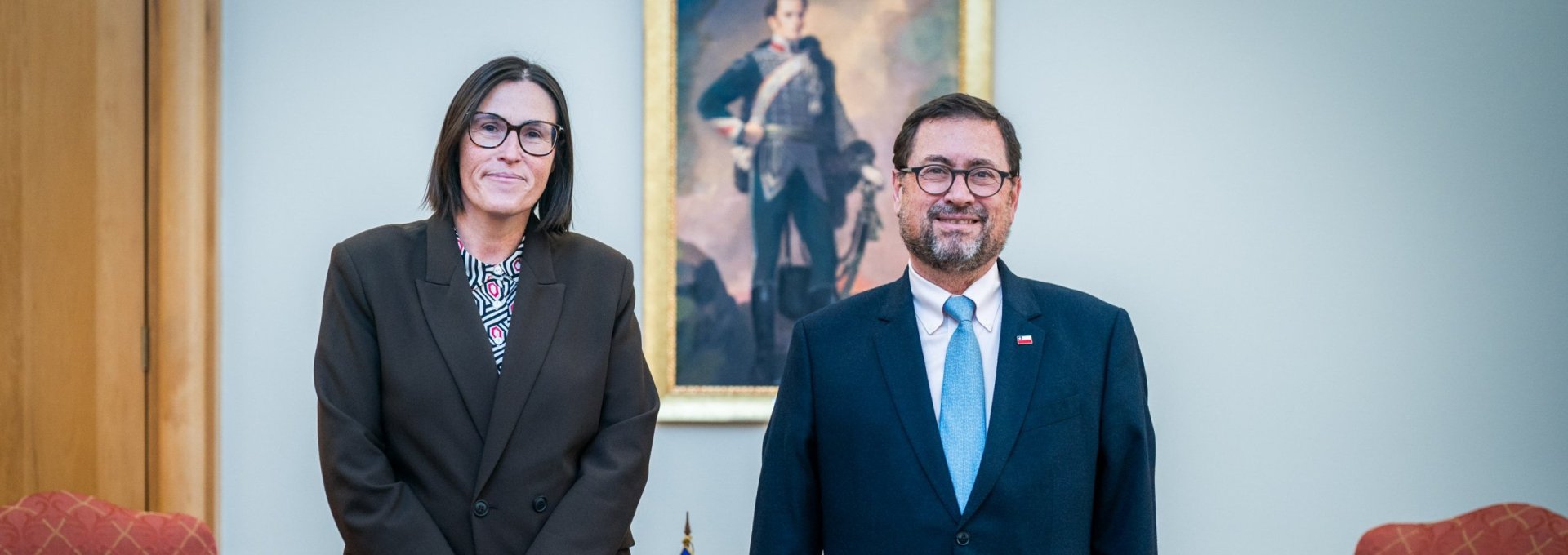 Canciller se reúne con la embajadora de España