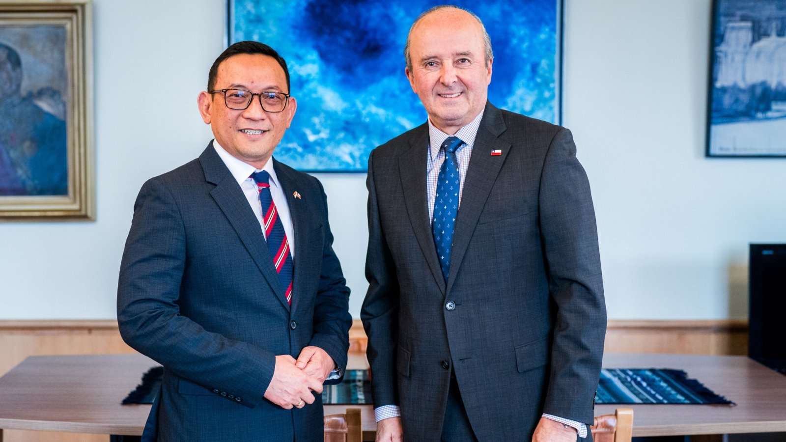 Subsecretario Torres se reúne con el embajador de Indonesia en Chile y abordan estado de relación bilateral