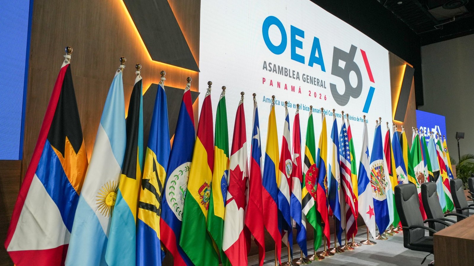Canciller participa en Asamblea General de la OEA con llamado a fortalecer la seguridad regional y obtener apoyos para candidatura de Chile para el Tratado del Mar