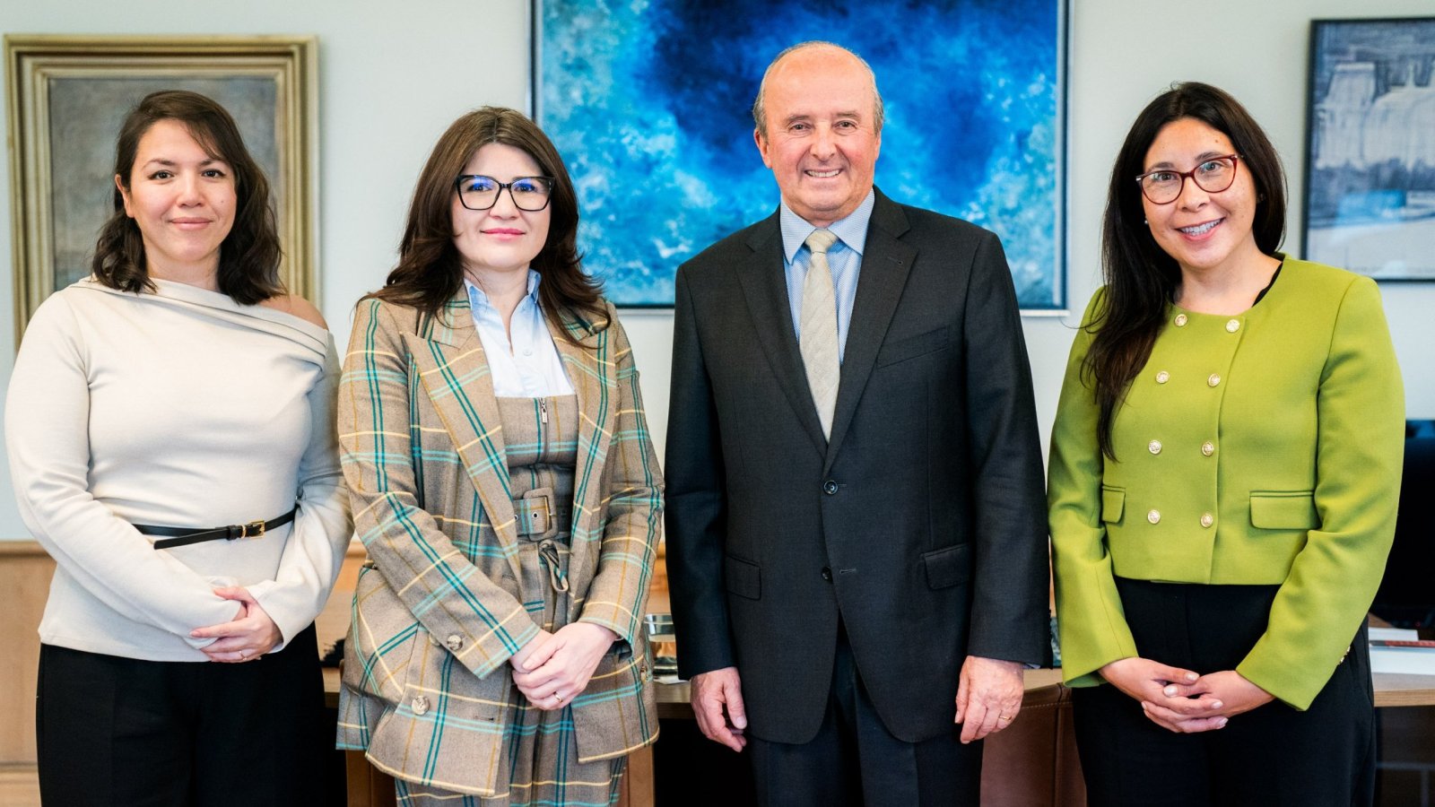 Subsecretario Torres se reúne con el Comité Permanente de Mujeres Diplomáticas de Chile en el Día Internacional de la Mujer en la Diplomacia