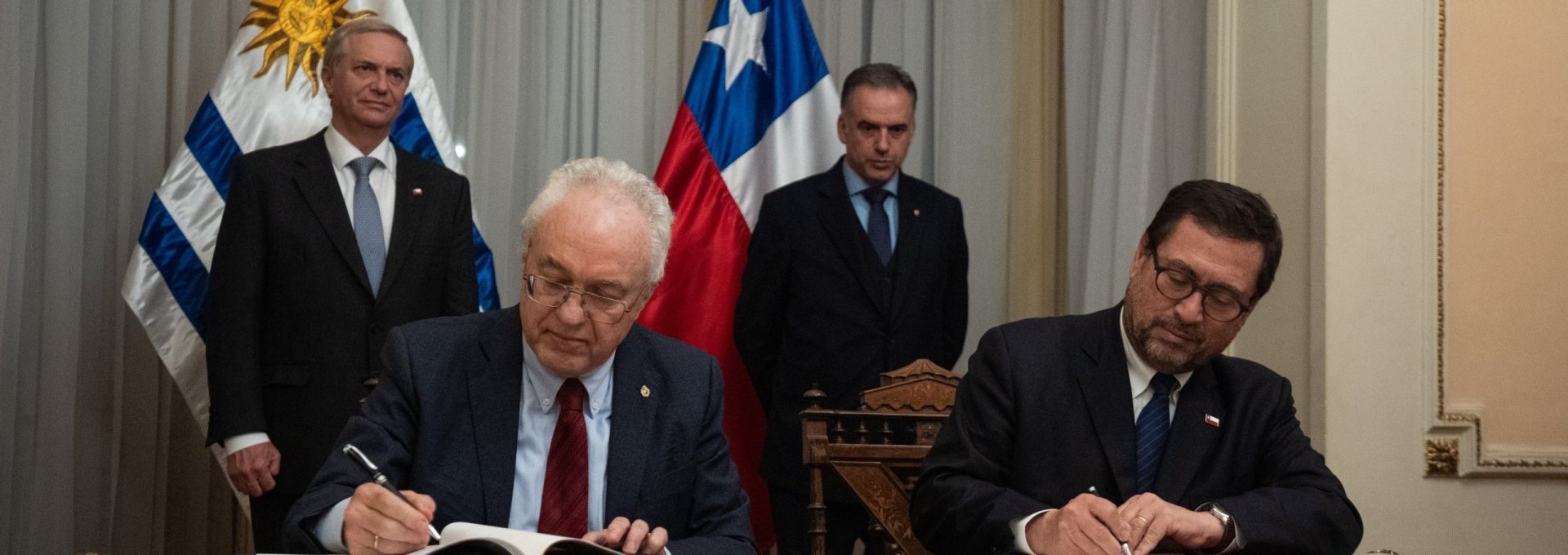Canciller acompaña al Presidente Kast en visita a Uruguay para profundizar relaciones comerciales y seguridad regional