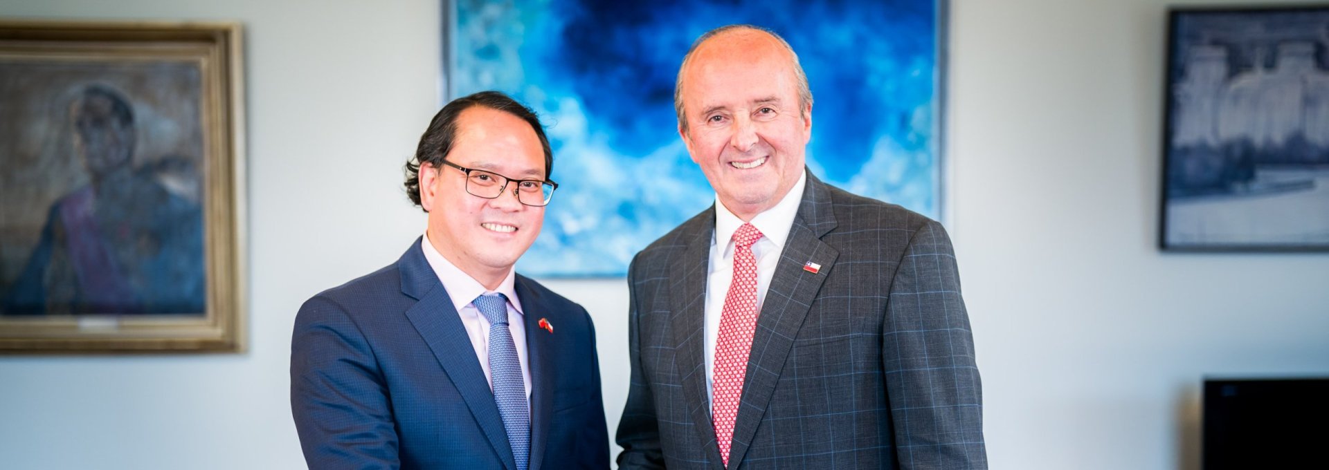 Subsecretario se reúne con embajador de Vietnam en Chile y destaca aniversario 55 de relaciones diplomáticas