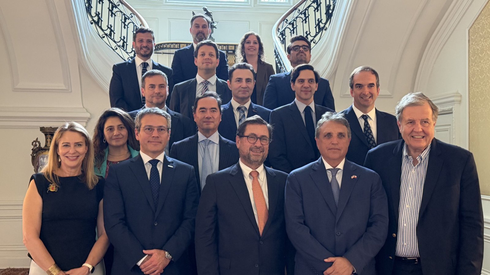 Canciller se reúne en EE.UU. con la Sofofa y otros gremios para impulsar el comercio de Chile