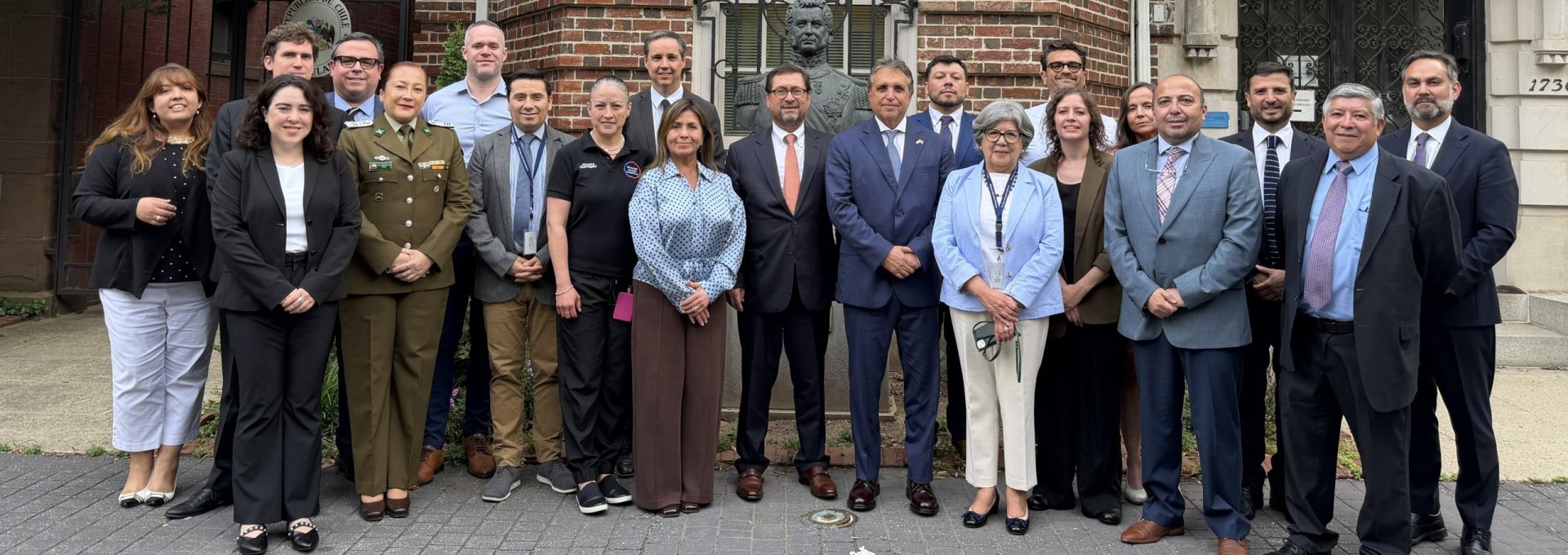 Ministro Pérez Mackenna visita embajada de Chile en EEUU