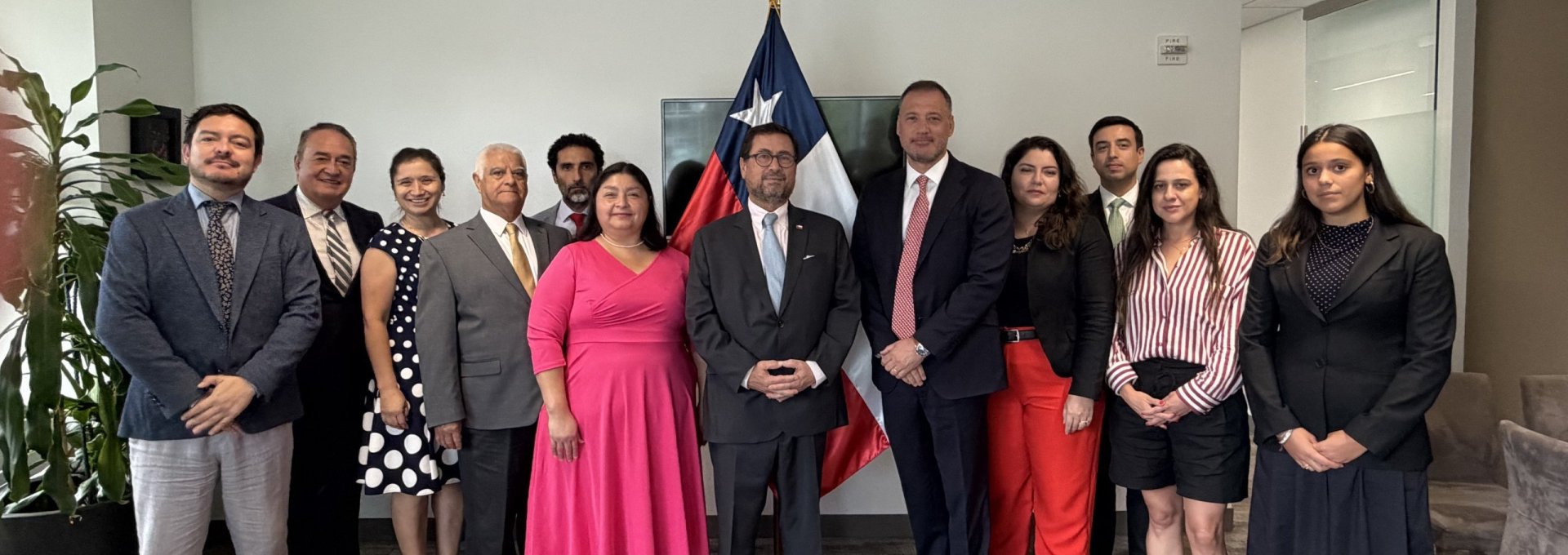 Ministro Pérez Mackenna visita Misión de Chile ante la OEA