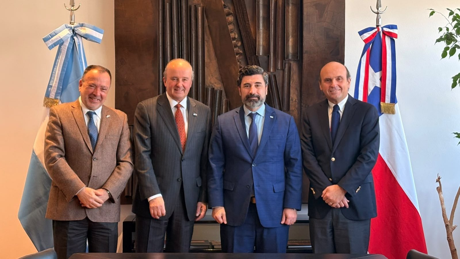 Chile y Argentina acuerdan reactivar mecanismos para fortalecer el comercio bilateral