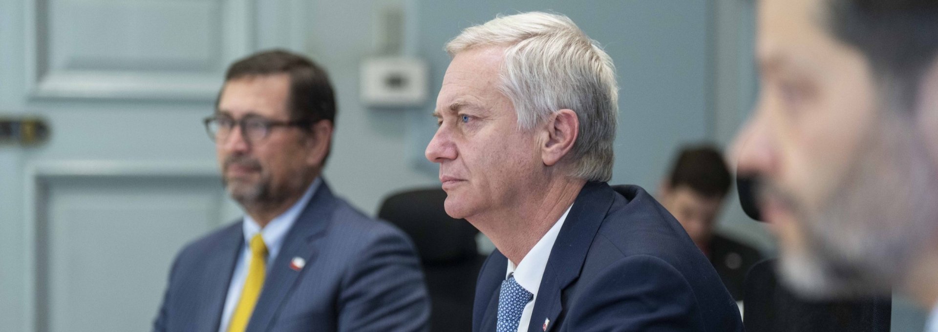 Canciller acompaña a Presidente Kast en videollamada con presidenta electa de Perú
