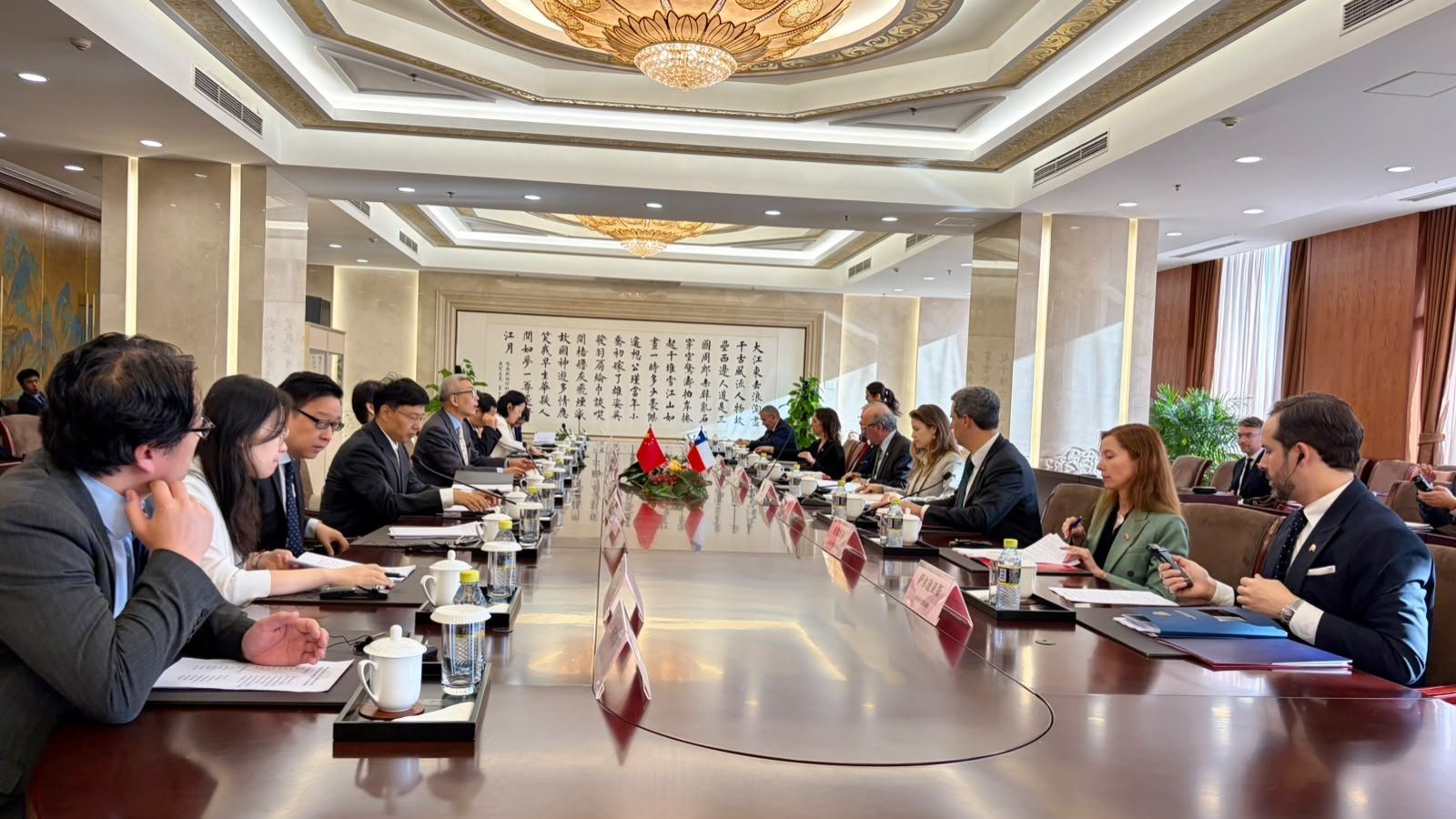 Chile y China acuerdan avanzar en cooperación científica, académica e investigación antártica en gira a ese país que encabeza el subsecretario Patricio Torres