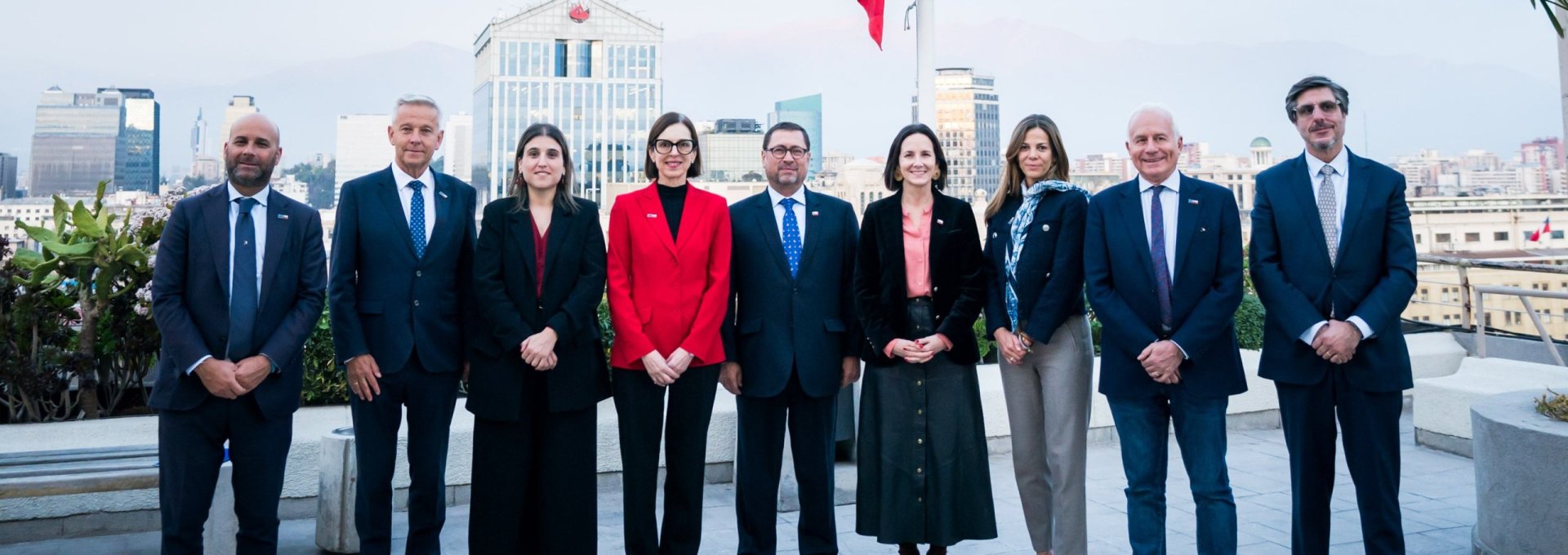 Canciller recibe a delegación del Parlamento Europeo y apunta a diversificar la cooperación en sectores como inversión, transformación digital y seguridad