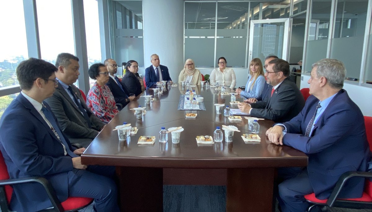 Chilean Minister Visits Indonesian Embassy – Signaling Human Rights Focus