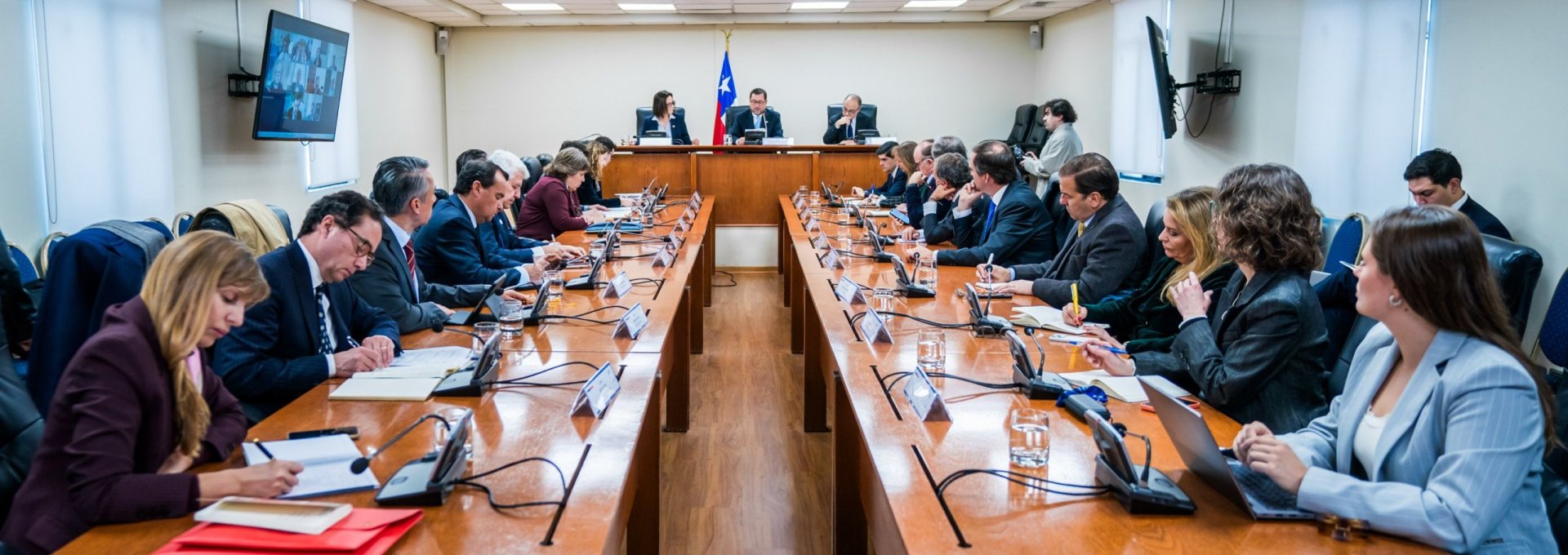 Cancillería se reúne con gremios empresariales para coordinar estrategia conjunta ante nuevo arancel de EE.UU.
