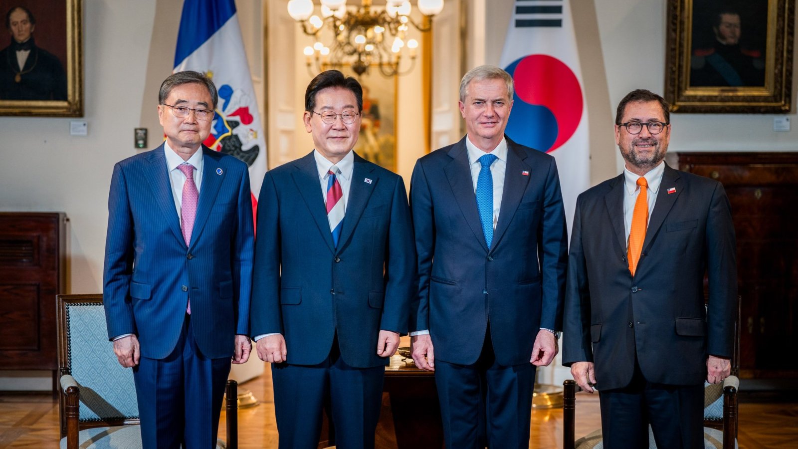 Canciller acompaña al Presidente Kast en su encuentro con el Presidente de la República de Corea