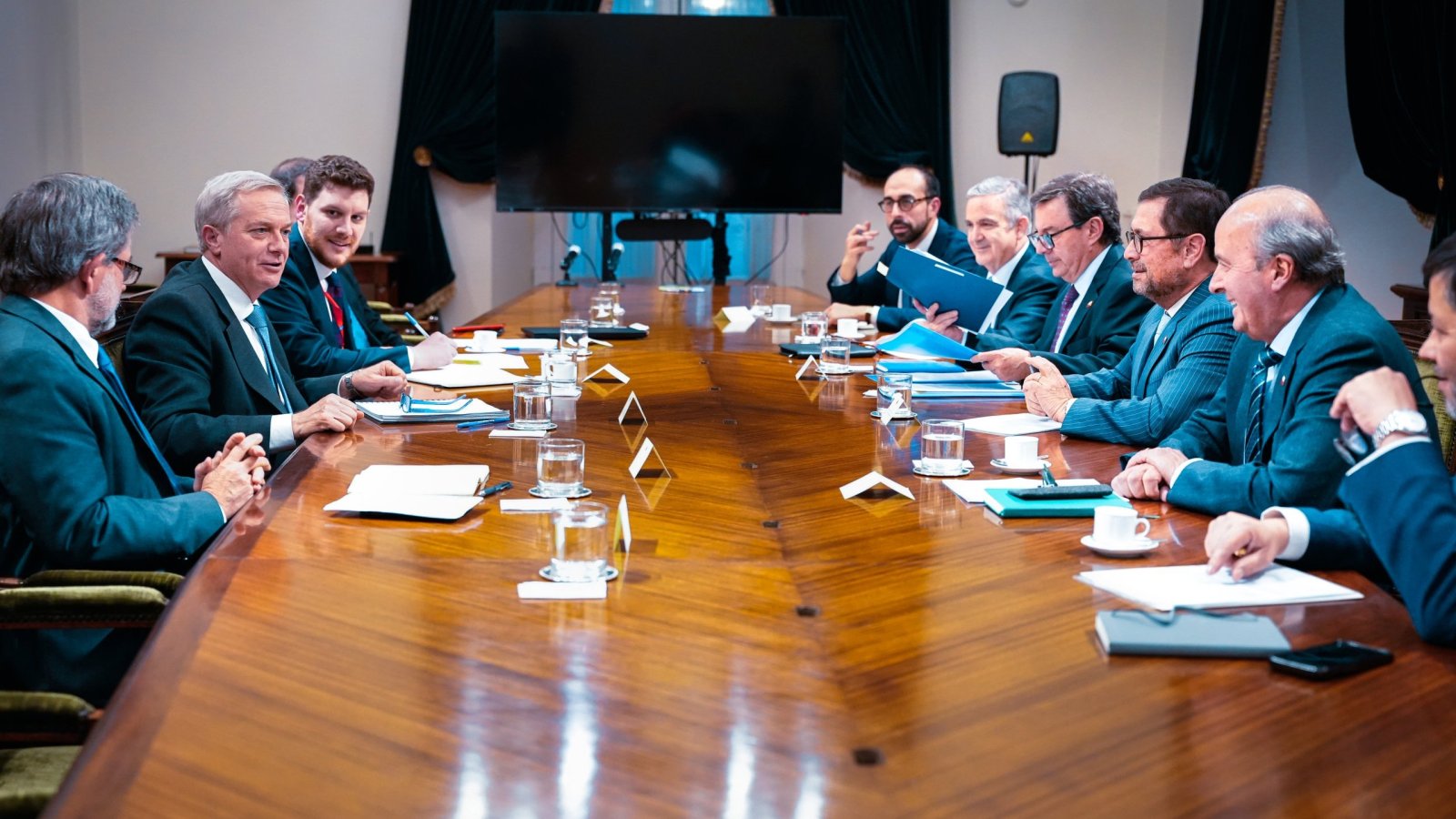 Canciller Pérez Mackenna se reunió con el Presidente José Antonio Kast y el ministro de Defensa