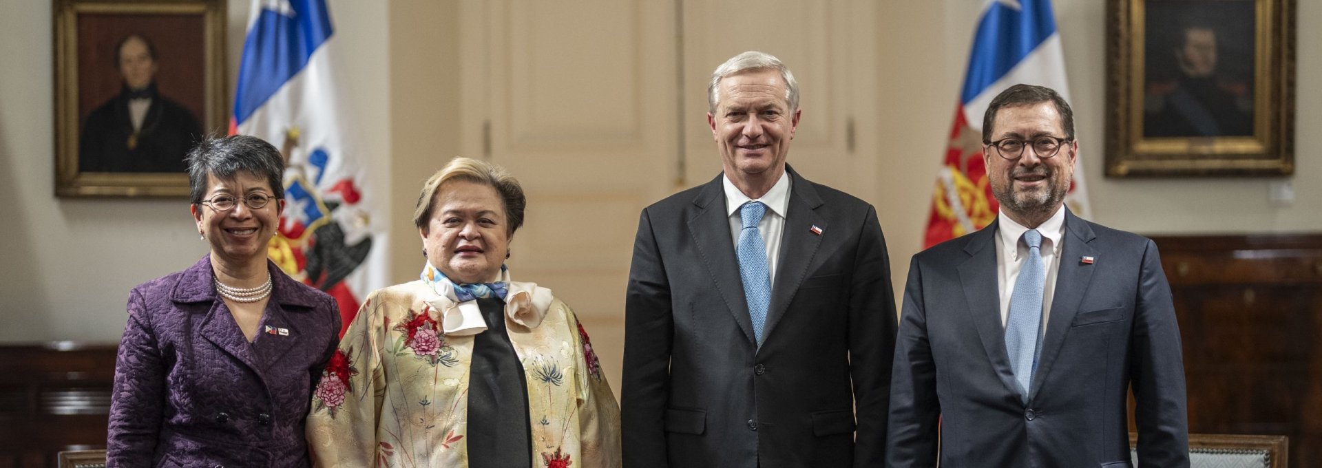 Ministro Pérez Mackenna acompaña al Presidente Kast en reunión con la secretaria de Relaciones Exteriores de Filipinas