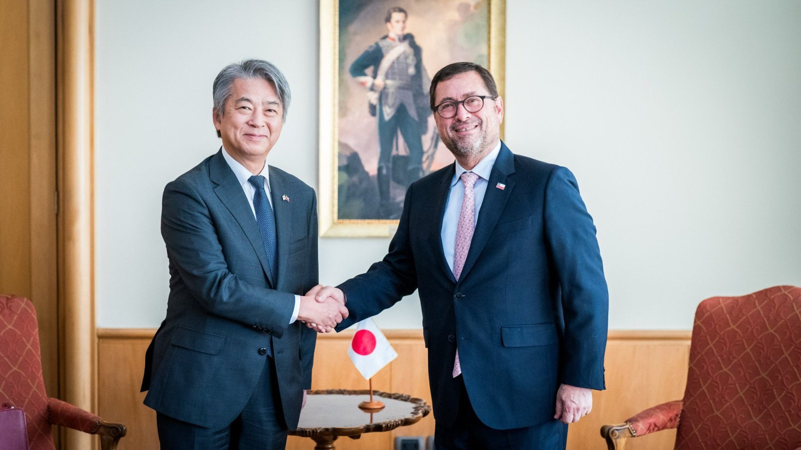 Canciller se reúne con el embajador de Japón ante el inicio de su visita al país asiático