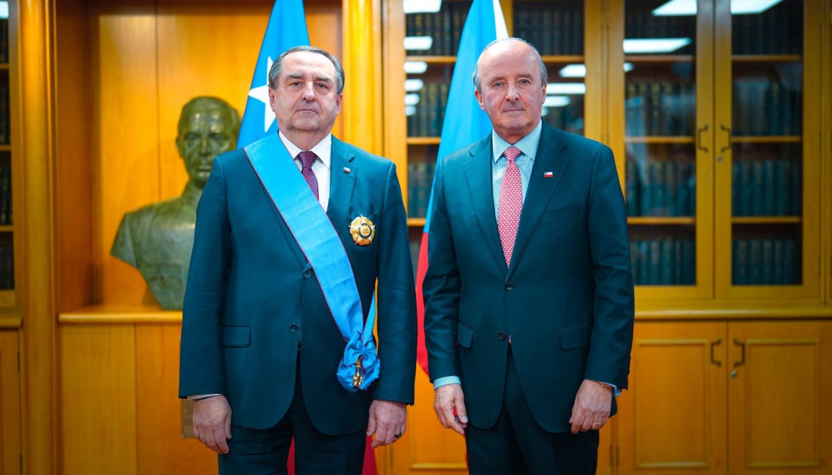 Chilean Government Honors Czech Ambassador Amid Centennial Ties