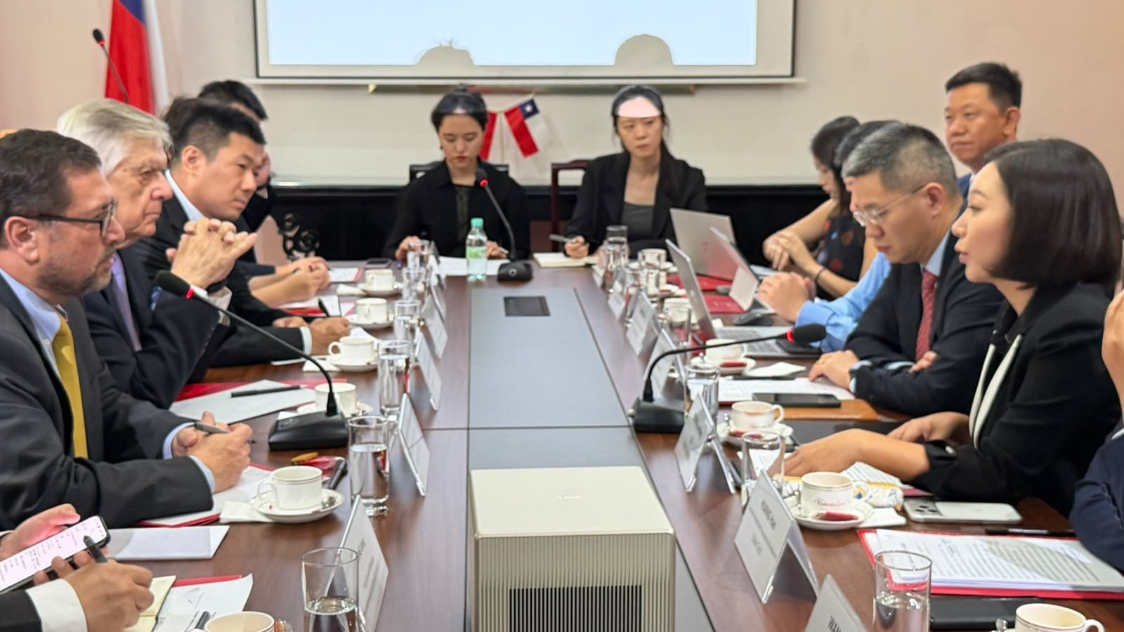 Ministro Pérez Mackenna se reúne en China con empresarios y los invita a invertir y comprar productos chilenos: “Elige Chile es una invitación a identificar oportunidades y abrir puertas”