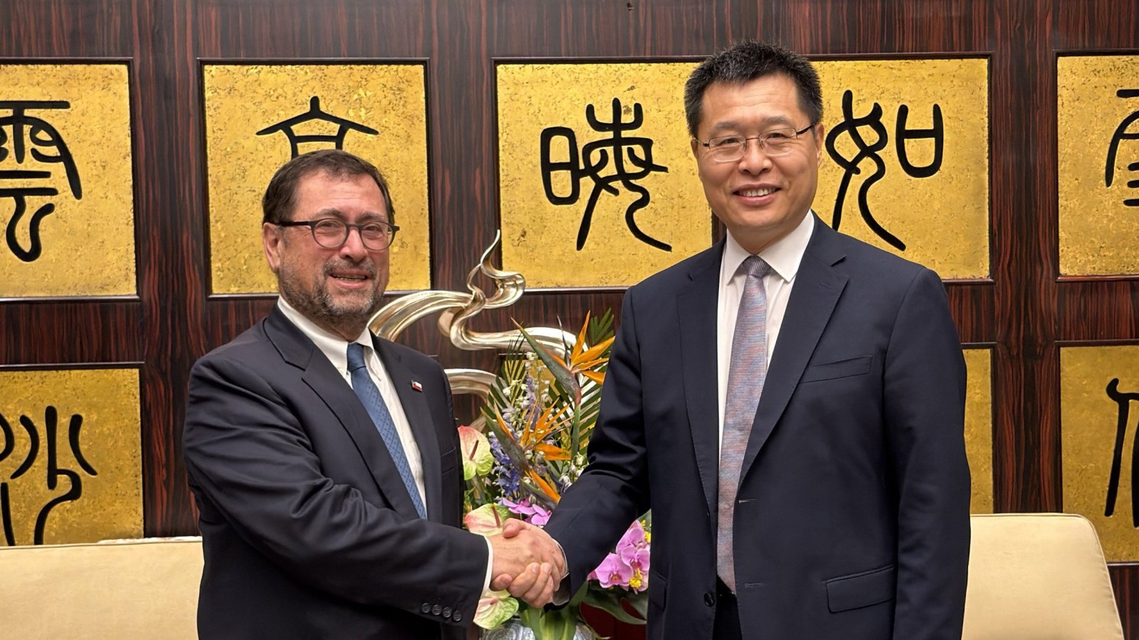 Ministro Pérez Mackenna se reúne en China con autoridades y empresas de Shanghái para afianzar relaciones y explorar mayor colaboración
