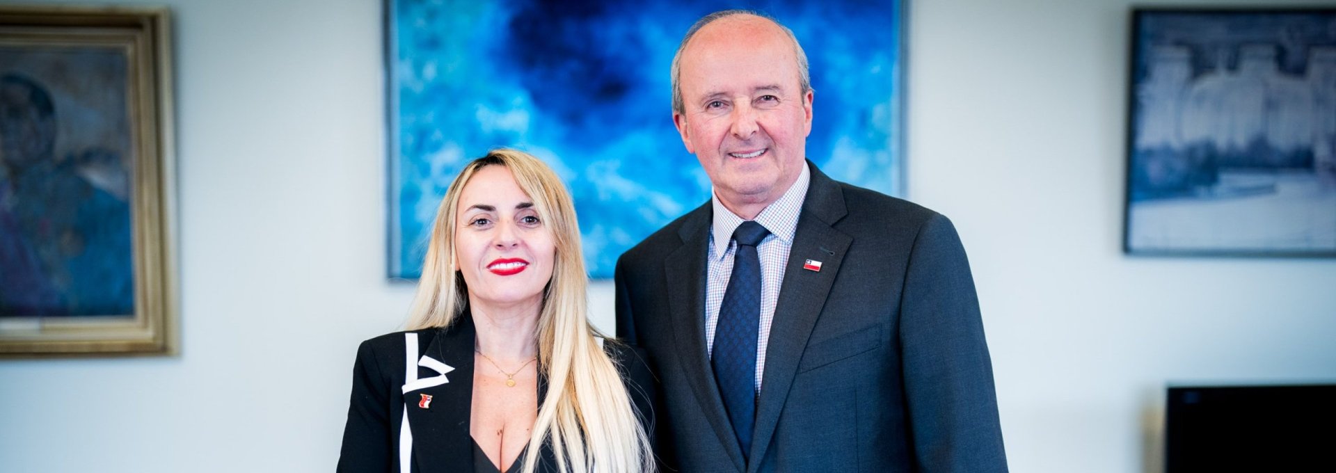 Ministro (s) se reúne con la presidenta del World Women Leader Forum que tendrá un encuentro internacional en Chile
