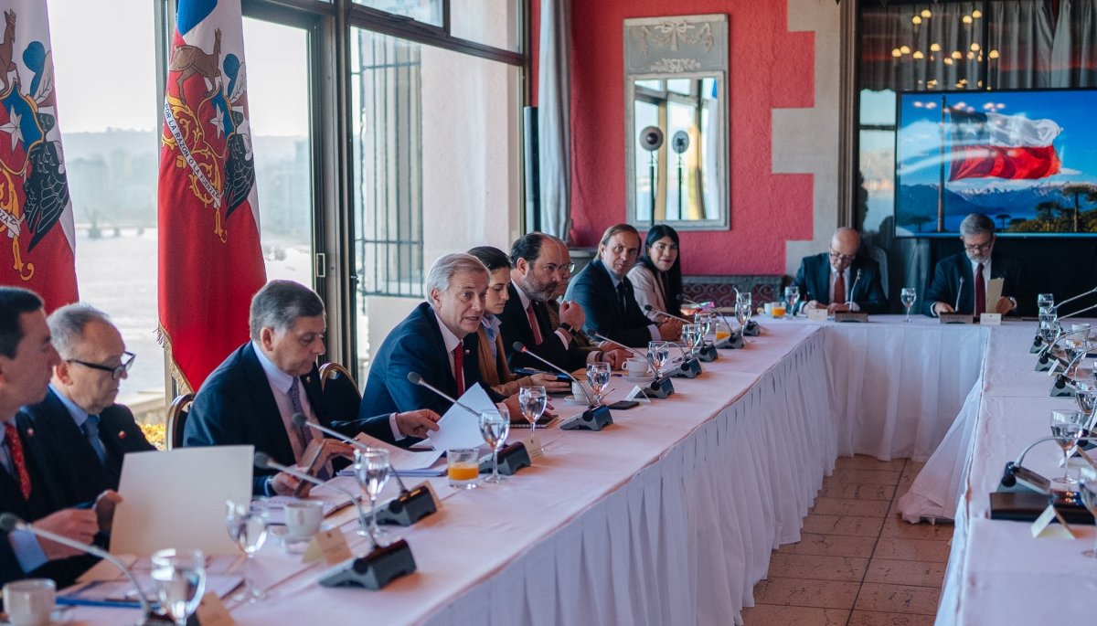 Torres Leads Cabinet Meeting – Chile Prioritizes Economic Challenges