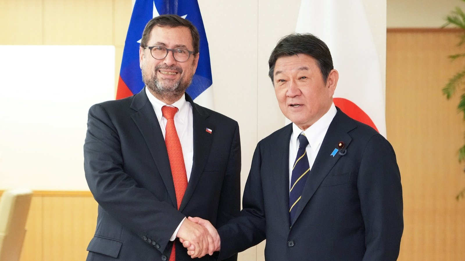 Canciller Pérez Mackenna fortalece alianza de Chile con Japón en reunión con ministro de Relaciones Exteriores: “Proyectamos un futuro común en beneficio de nuestros pueblos”