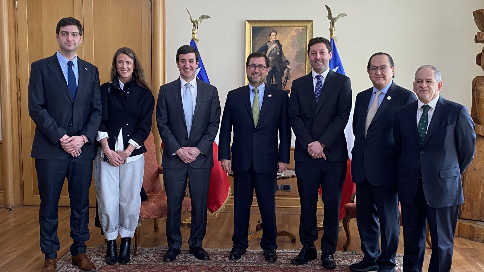 Ministro Pérez Mackenna recibe a la directiva de la UDI