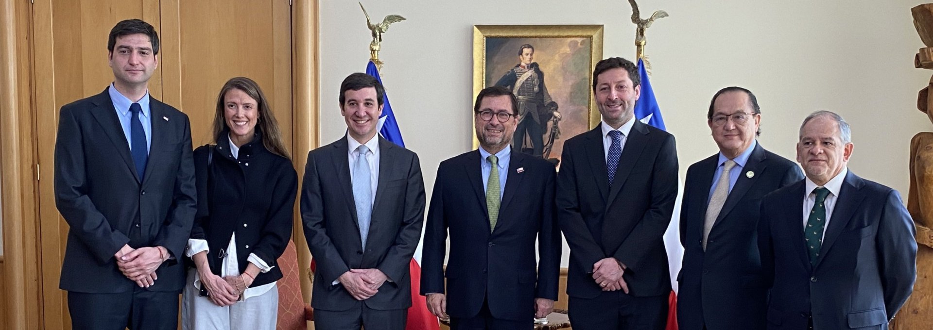 Ministro Pérez Mackenna recibe a la directiva de la UDI