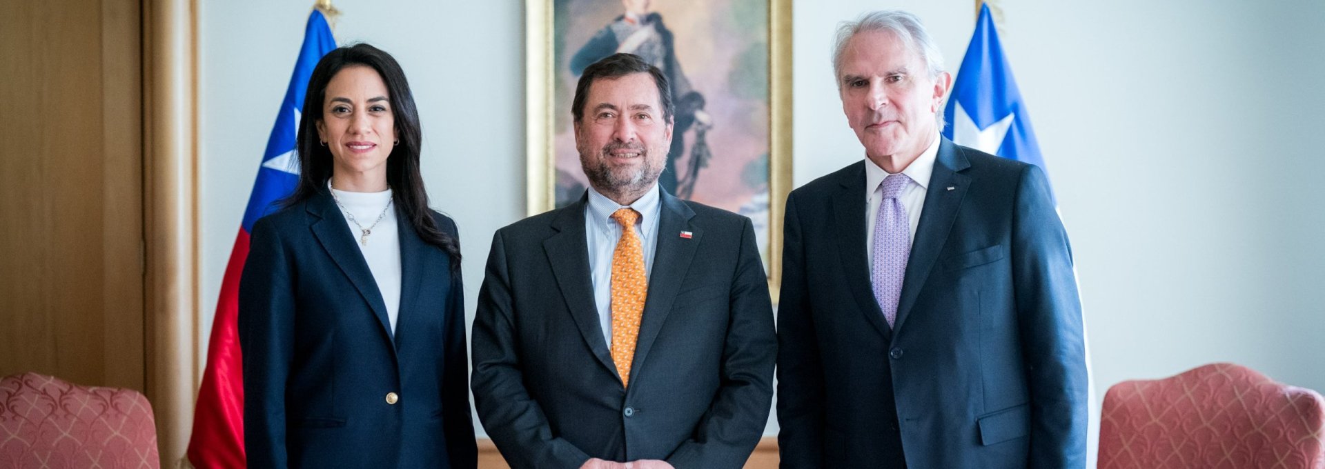 Canciller se reúne con la presidenta y el vicepresidente del Senado