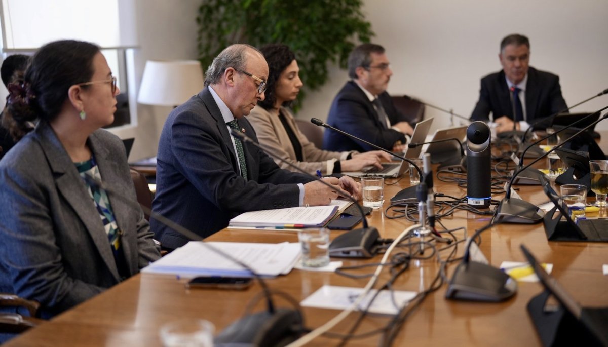 Torres Discusses Legal Assistance Treaty with Senate Committees
