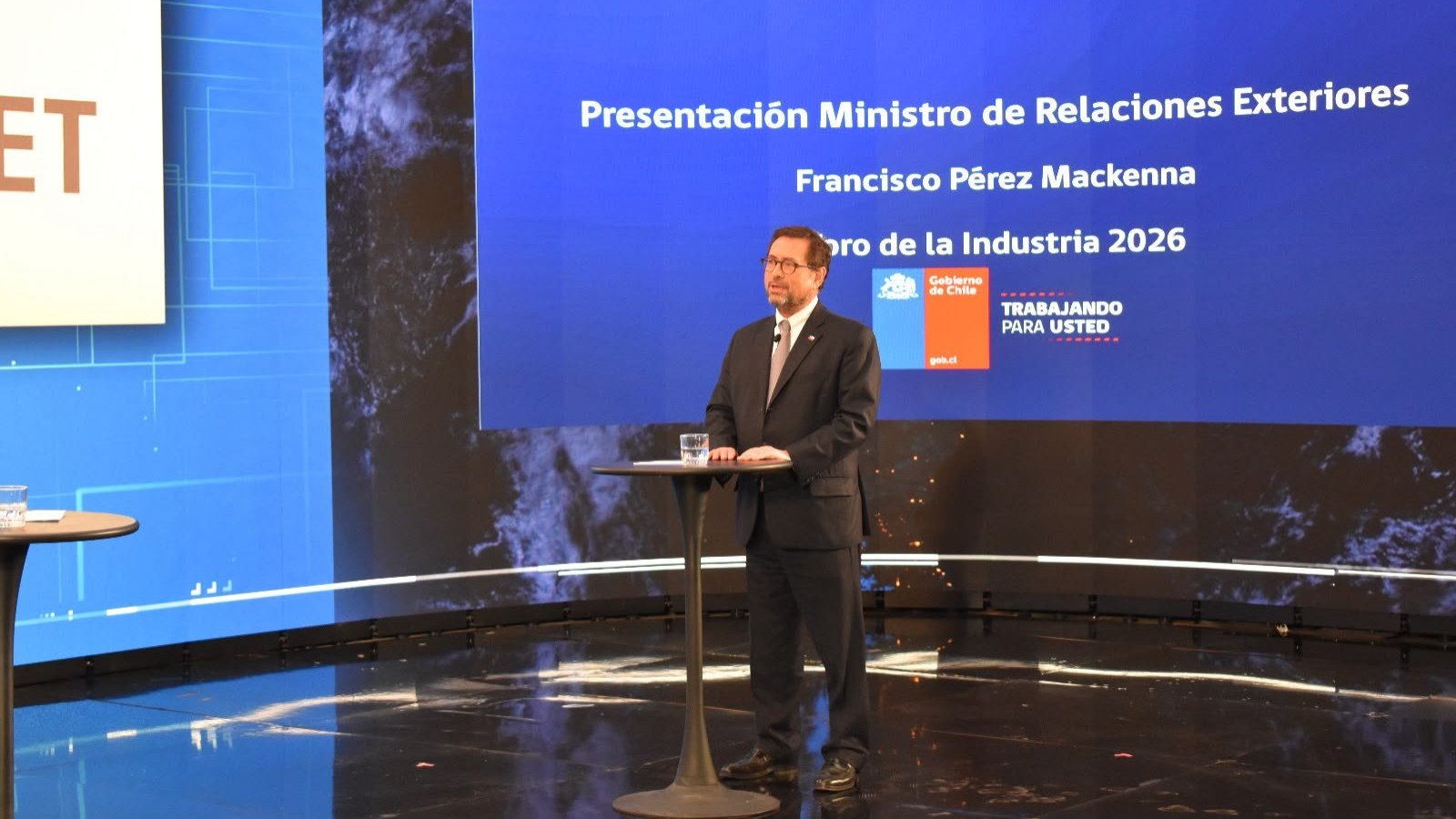 Canciller participa de Foro Anual de la Industria de Asimet y destaca oportunidades de Chile para abrirse al mundo
