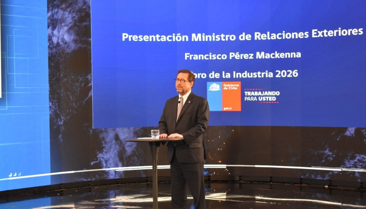Defence and Foreign Affairs Ministers Meet with Military Commanders
