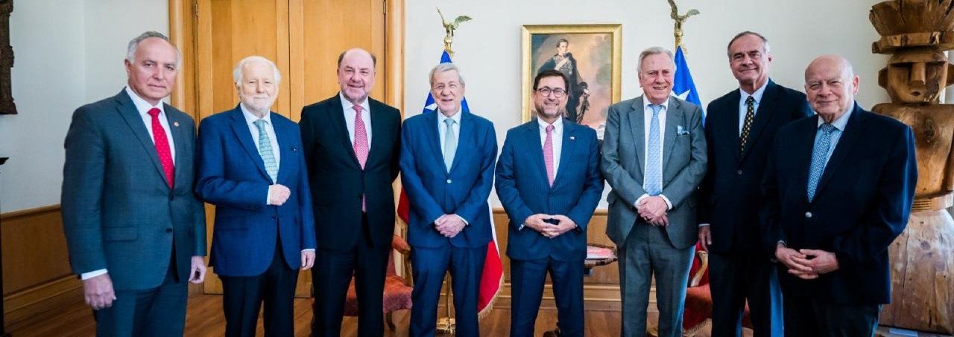 Ministro Pérez Mackenna se reúne con el Consejo de Excancilleres: “La defensa de los intereses de Chile ante el mundo debe ser una sola”