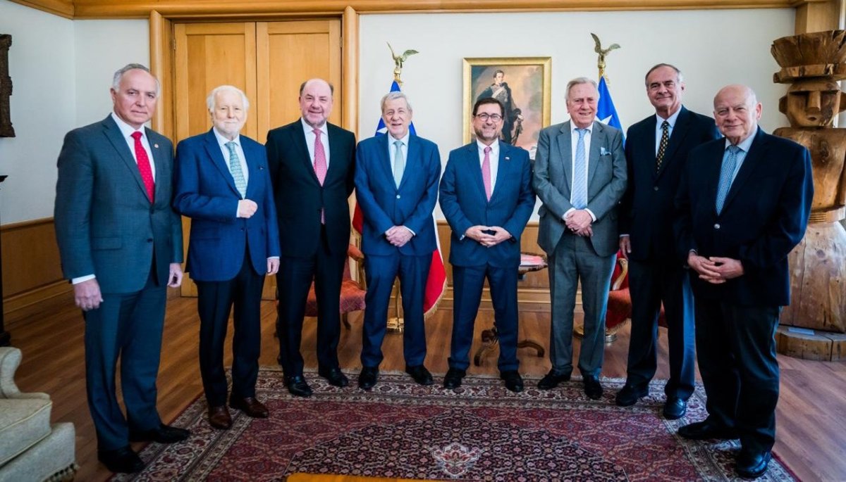 Defense and Foreign Affairs Ministers Meet with Top Military Leaders
