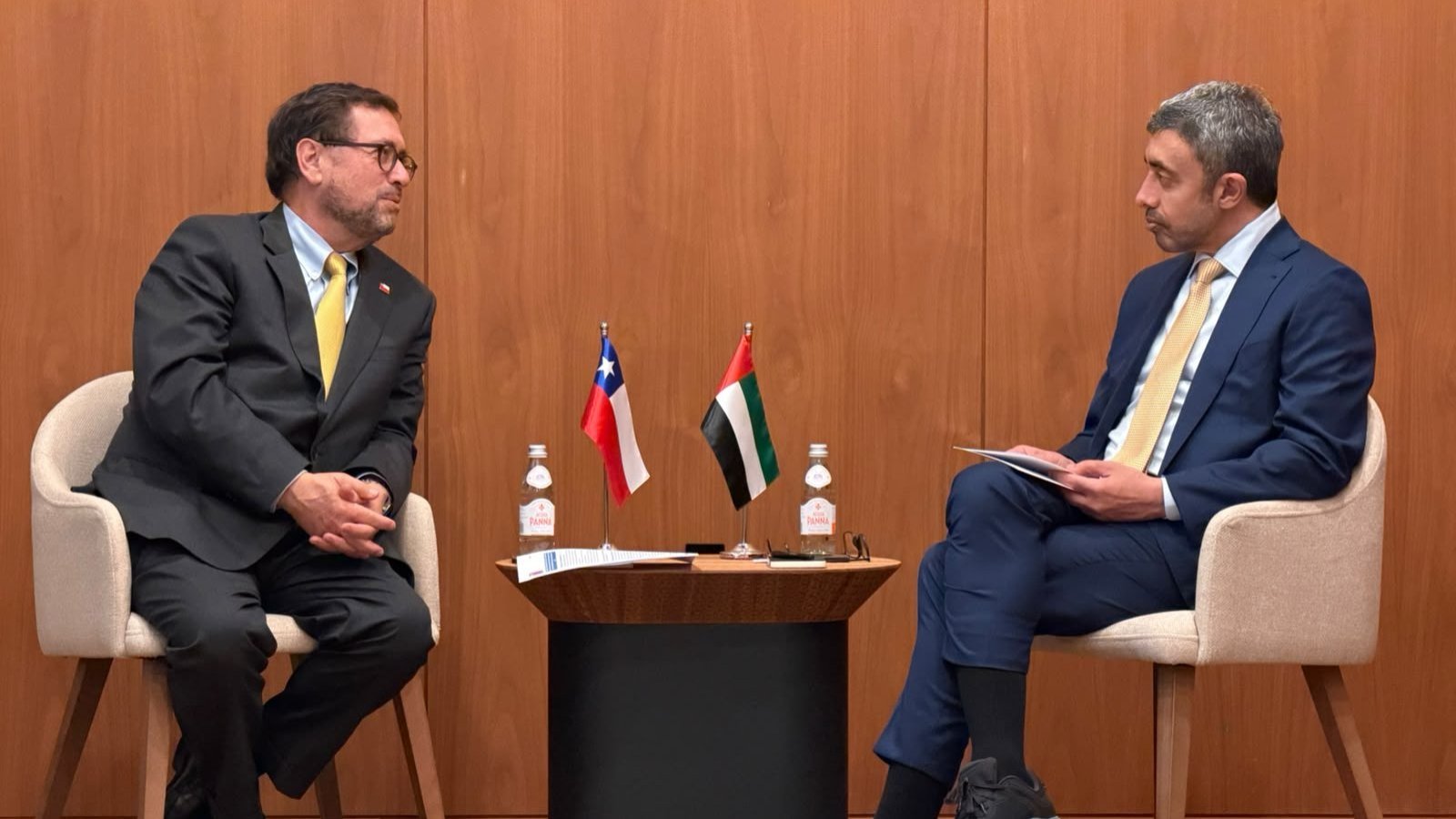 Canciller sostiene reunión con Emiratos Árabes Unidos para impulsar comercio y analizar situación geopolítica en Medio Oriente