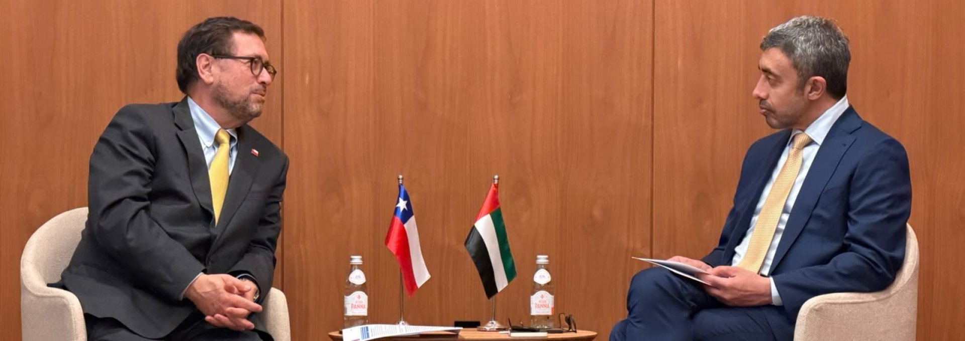 Canciller sostiene reunión con Emiratos Árabes Unidos para impulsar comercio y analizar situación geopolítica en Medio Oriente
