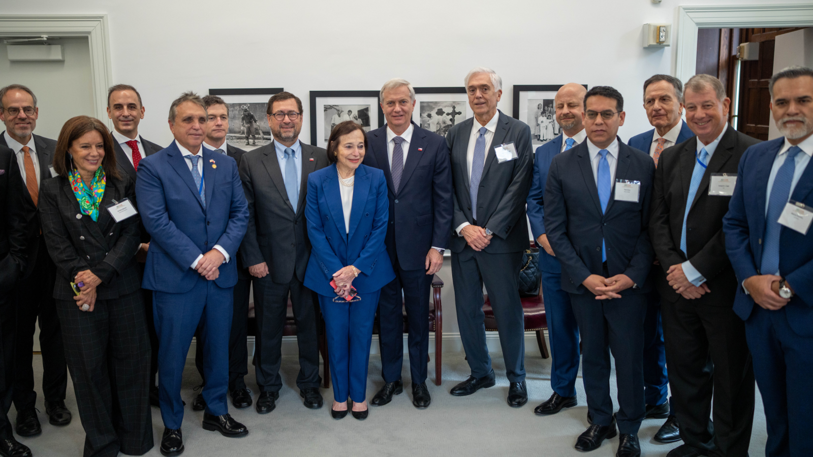 Junto con el Presidente Kast, ministro Pérez Mackenna asiste a eventos para atraer inversión y para fortalecer la observación de océanos