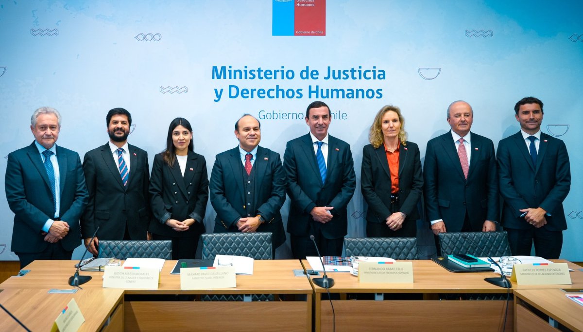 Minister Torres Meets Chinese Envoy to Discuss Rail Funding