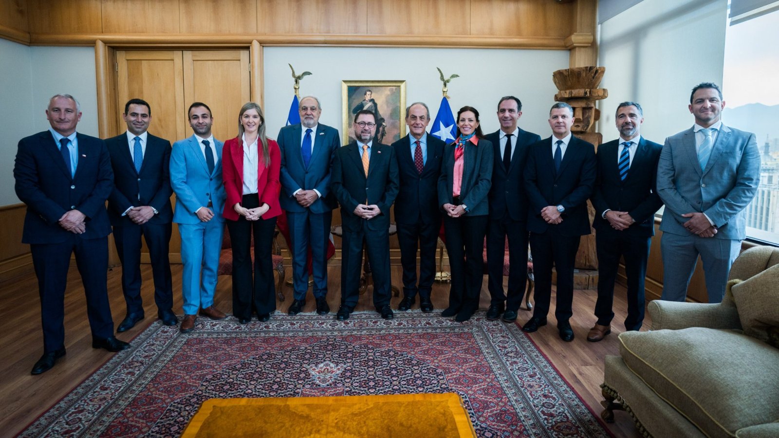 Canciller Pérez Mackenna recibe a delegación empresarial que viajará a Emiratos Árabes Unidos para atraer inversión